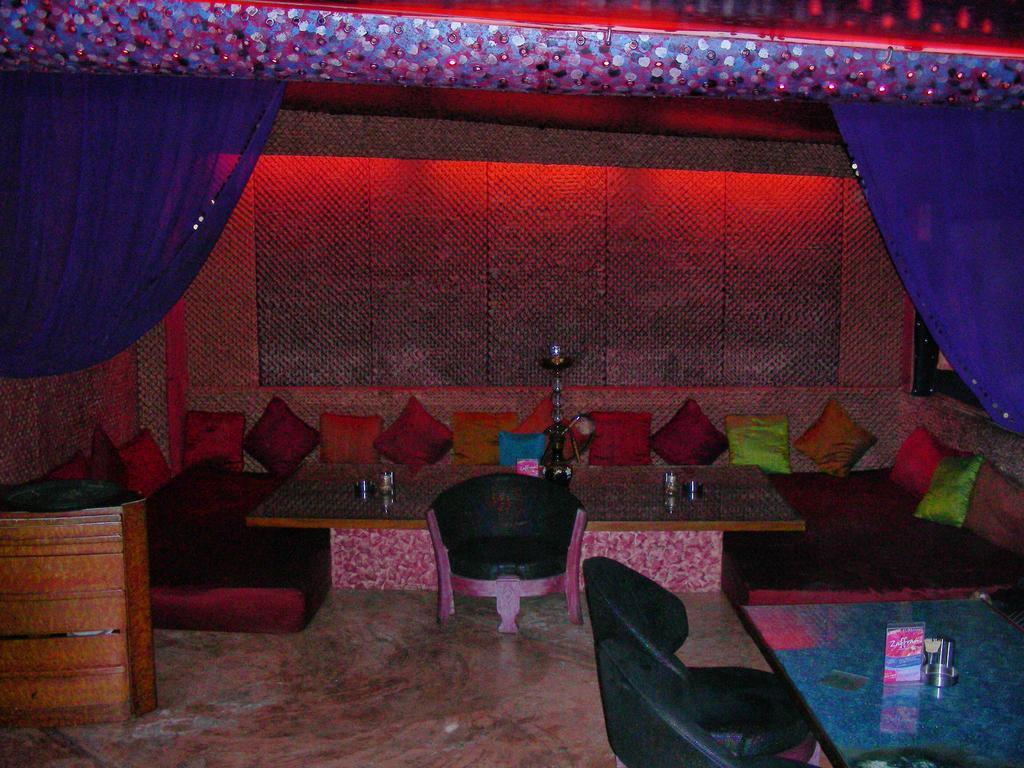 Hotel New Bengal Мумбаї Ресторан фото